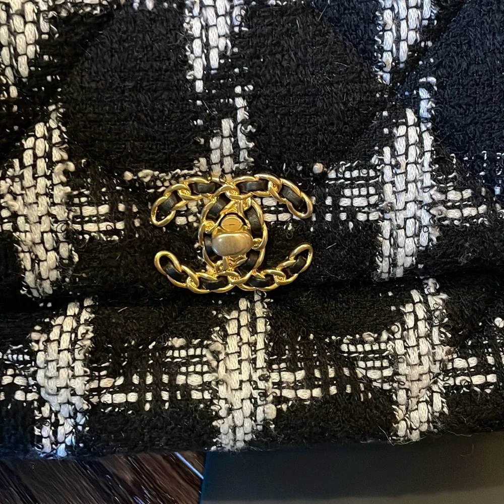 CHANEL 19 flap bag quilted tweed Large - Picture 5 of 12